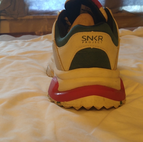 Shoes - Picture 4 of 4